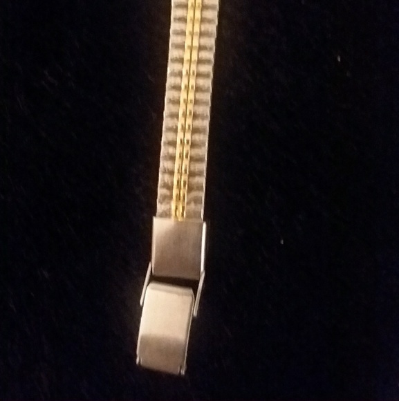 VINTAGE SEIKO QUARTZ ULTRA THIN LADIES WATCH - Picture 2 of 3